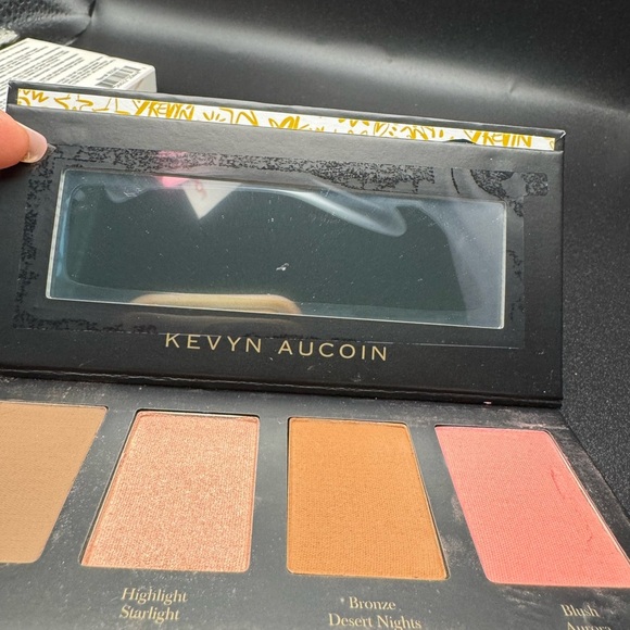 Kevyn Aucoin The Contour Palette - 4-in-1 Face Essentials-see flaw in pic - Picture 7 of 12
